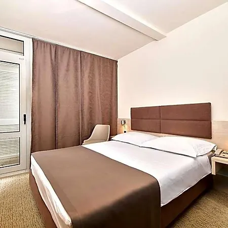 ميديتيران بلافا لاغونا 3* بوريتش