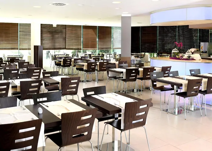 Mediteran Plava Laguna Otel 3*