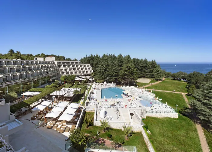 Hotel Mediteran Plava Laguna 3*