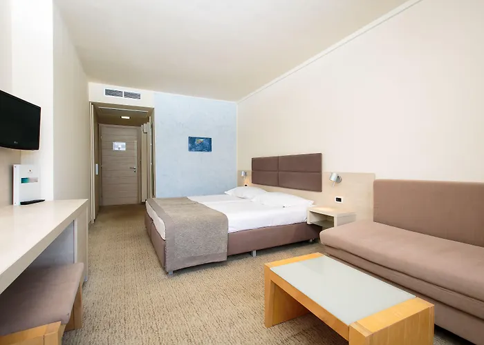 Mediteran Plava Laguna 3*