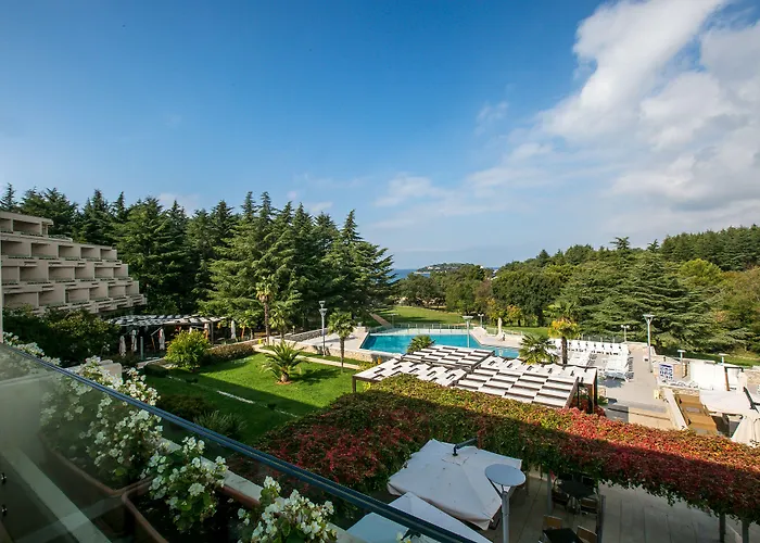 Hotel Mediteran Plava Laguna 3*