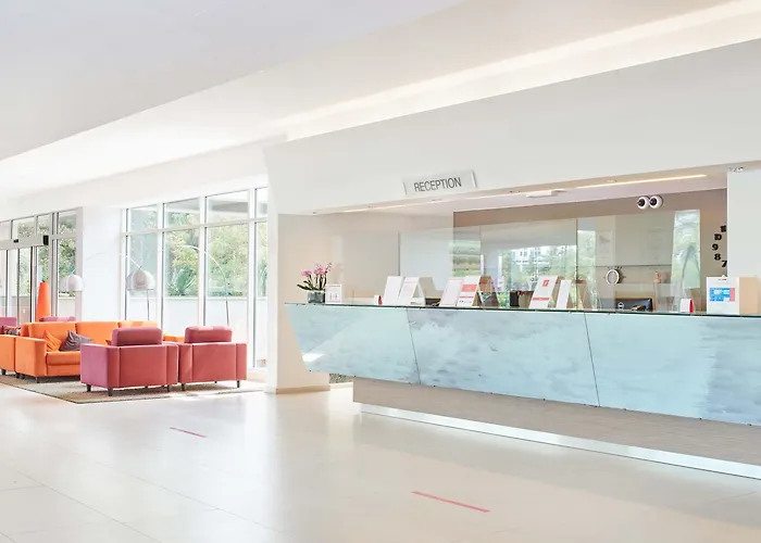 Hotel Mediteran Plava Laguna 3*